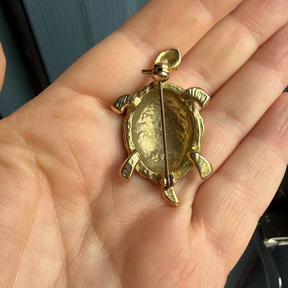 🐢 Vintage Gold Tone and Black Enamel Rhinestone Turtle Brooch Pin - Picture 9 of 14
